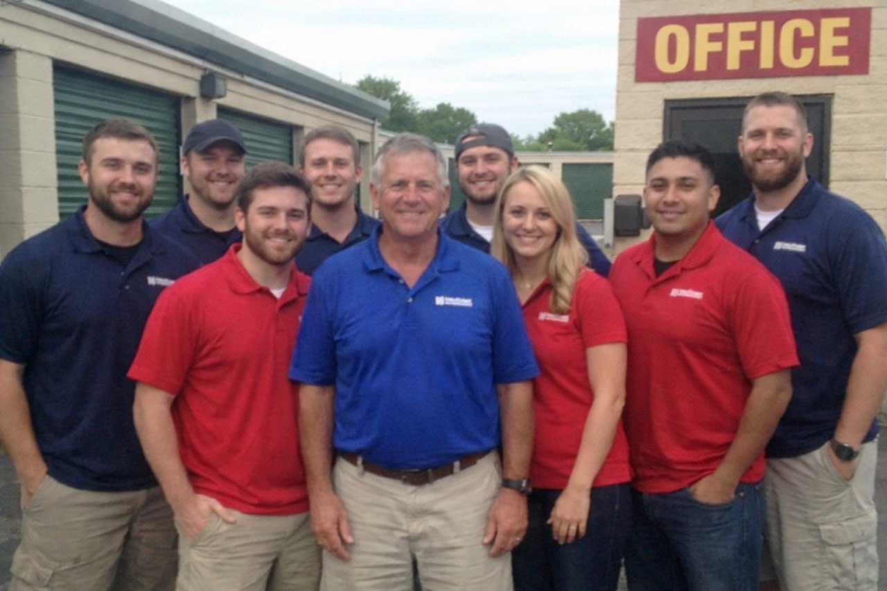 Water damage restoration professionals in Ontario, CA